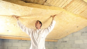 Les isolants pour une maison en bois