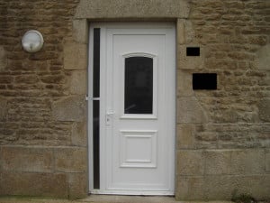 Quels sont les avantages des portes PVC ?
