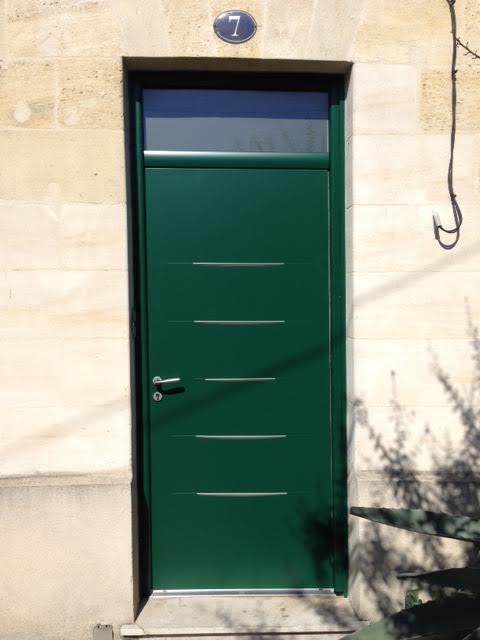 Porte en aluminium dans le 33