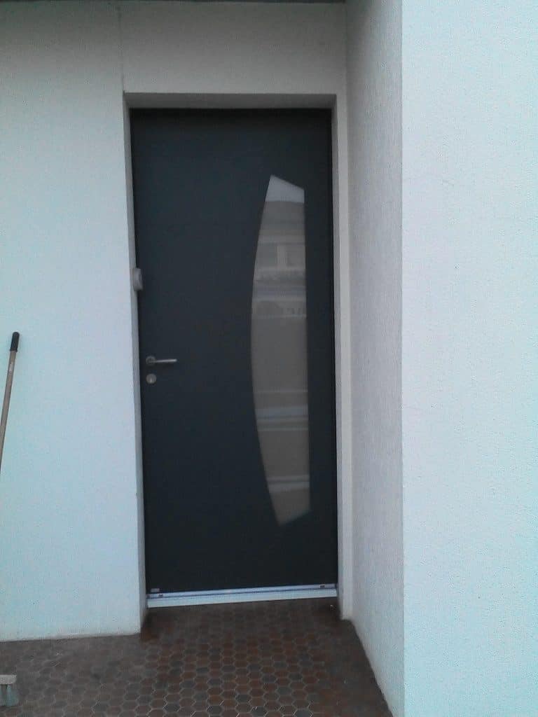 Porte alu à Bordeaux