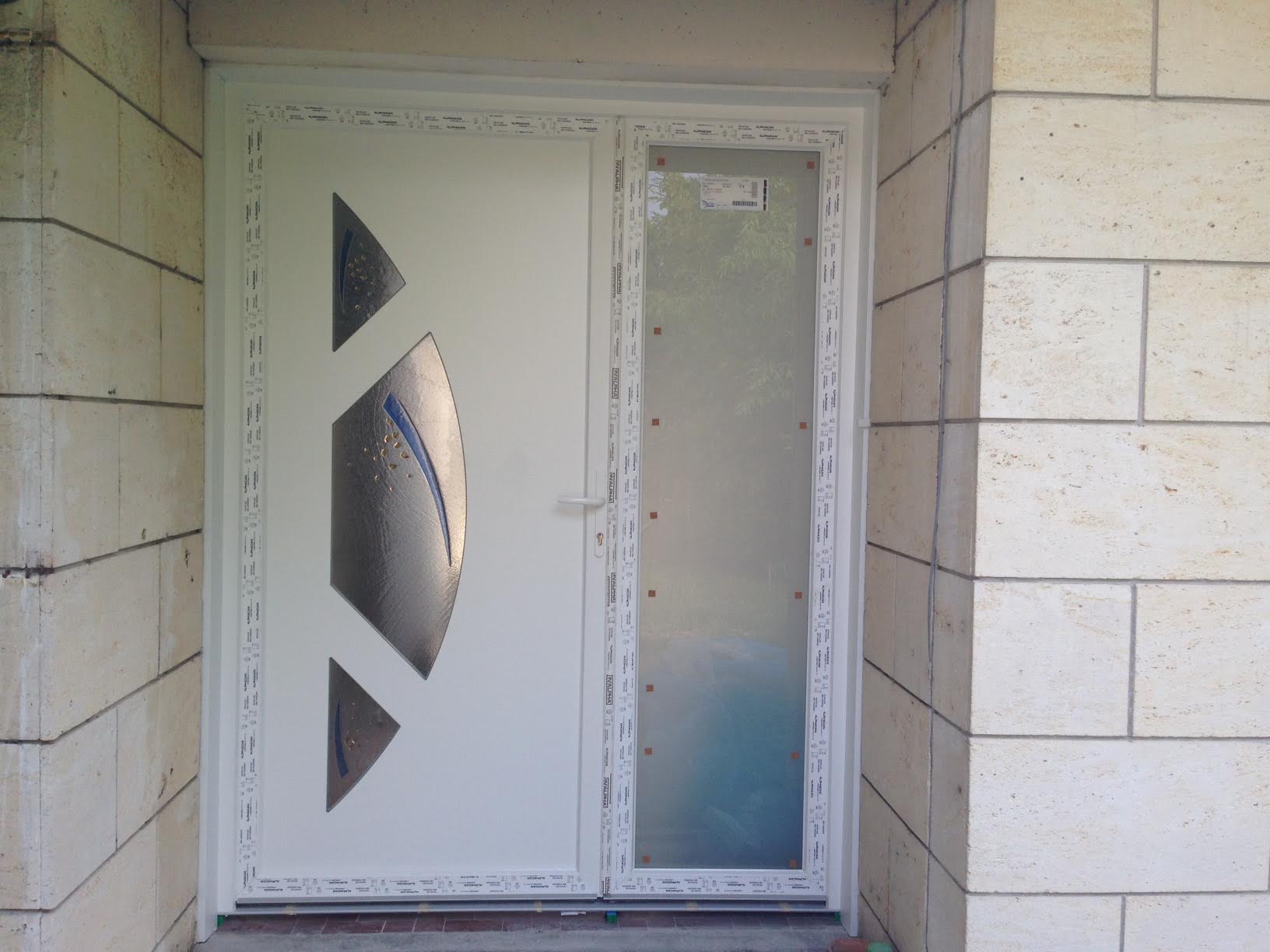 Porte contemporaine à Bordeaux