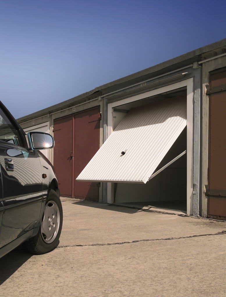 Porte de garage basculante, porte de garage coulissante : comparaison